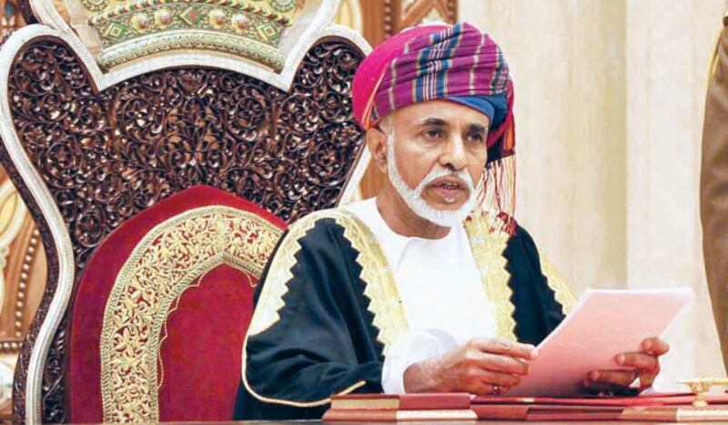 رسالة دكتوراة: ضرورة قراءة ما وراء الخطابات السياسية للسلطان قابوس