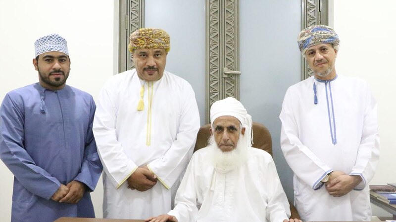 سماحة الشيخ الخليلي أكد بأنها “خيرٌ”: مُبادرة مجتمعية لإقامة عرس جماعي في السيب