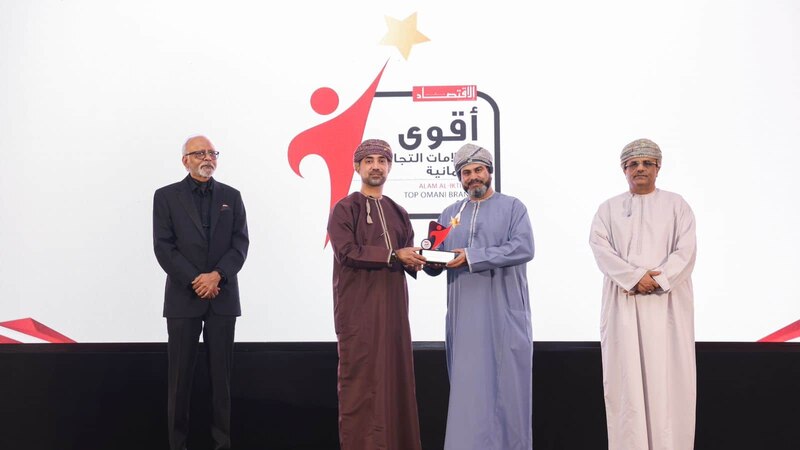 تتويج المها لتسويق المنتجات النفطية بجائزة “إحدى أفضل العلامات التجارية العمانية”