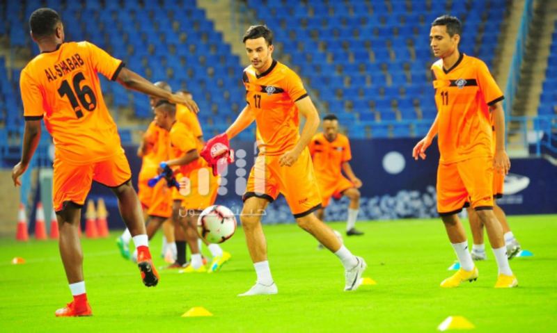بالصور: الشباب العُماني يواصل تحضيراته لمواجهة بطل الدوري السعودي في البطولة العربية