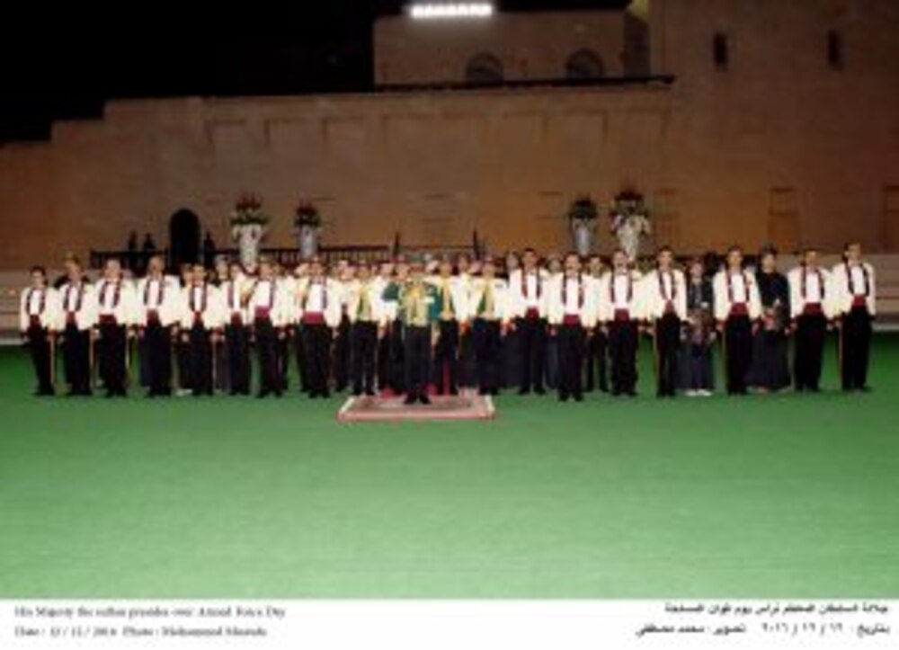 جلالة السلطان يقيم حفل عشاء بمناسبة يوم القوات المسلحة