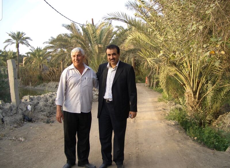 تمثال صاحب “أنشودة المطر” يقف شامخًا على كورنيش شط العرب؛ فهل تفكّر في زيارته؟