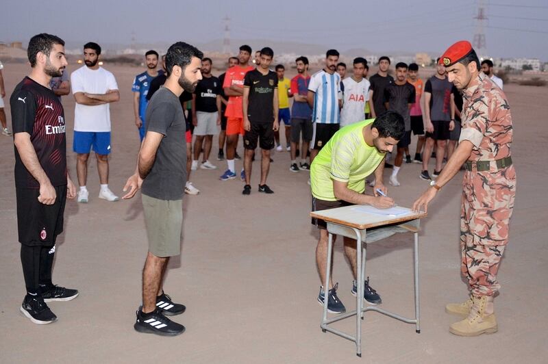 بالتنسيق مع “العمل”: “قوات السلطان المسلحة” تبدأ إجراءات تجنيد عدد من المواطنين