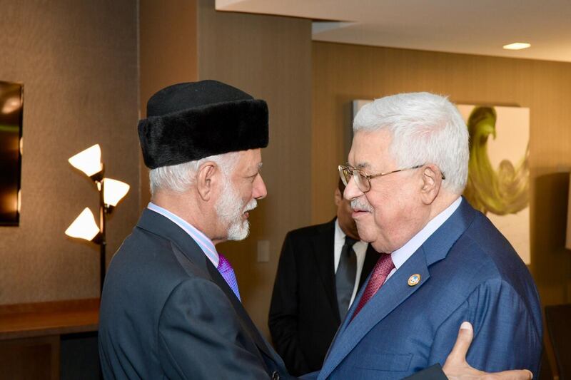 بالصور: بن علوي يلتقي بعباس ويؤكد: ندعم القضية العادلة للشعب الفلسطيني