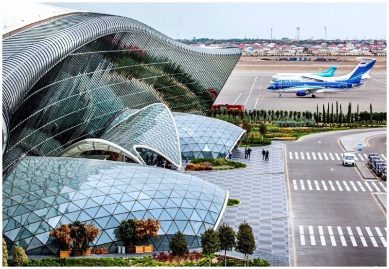 بتوجيهات من بن علوي: إنهاء أزمة العمانيين العالقين في مطار باكو