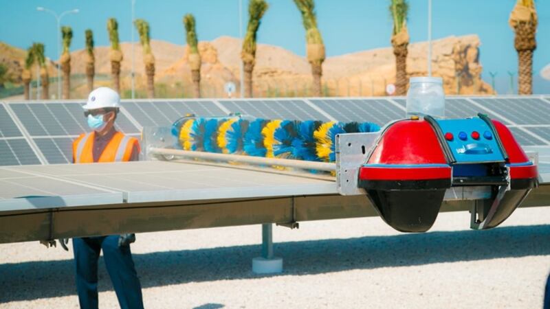 بعد اختباره في “تنمية نفط عمان”: إطلاق ابتكار يدعم كفاءة محطات الطاقة الشمسية