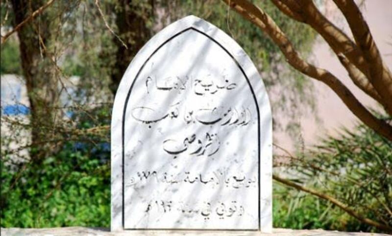 تعرف على .. الحاكم العماني الذي مات وهو ينقذ المساجين‎