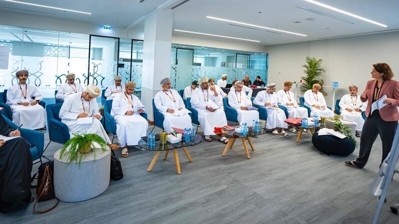 الأكاديمية السلطانية للإدارة تواصل تمكين القيادات الوطنية من صياغة السياسات العامة والاستراتيجيات وتنفيذها