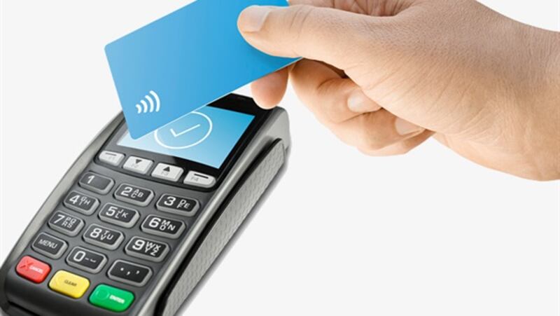 إلزام 8 أنشطة بتوفير الدفع الإلكتروني وتحديد غرامات للمخالفين