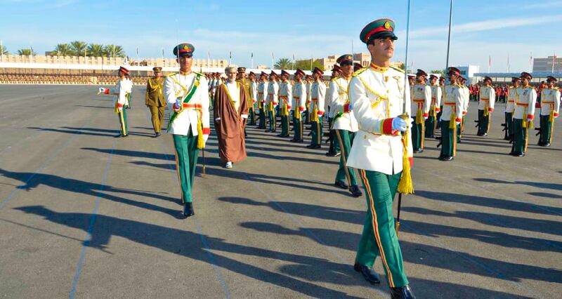 ‎لأول مرة: تخريج دورة الضباط المرشحين من العنصر النسائي من كلية السلطان قابوس العسكرية
