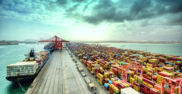 أكاديمي يوضح أسباب انخفاض العجز المالي للسلطنة