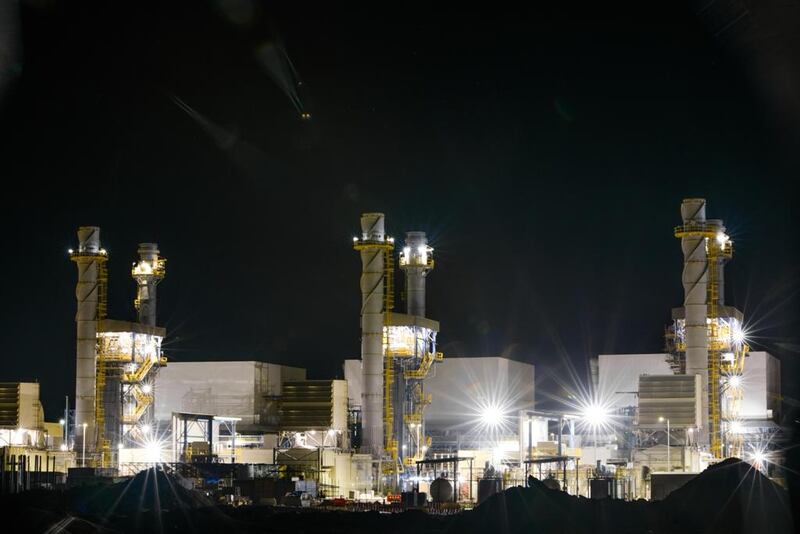 للمستثمرين: البنى الأساسية في المياه والكهرباء جاهزة لكم في الدقم