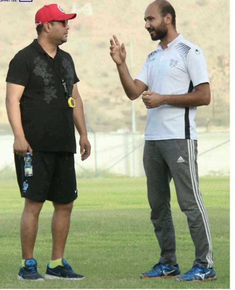 مدرب عماني عن تعامل أحد الأندية معه: أخذوني لحمًا ورموني عظمًا
