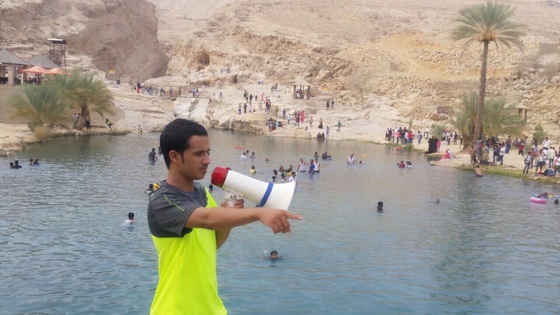 إنقاذ ٢٣ شخصا بينهم أطفال في أحد الأودية
