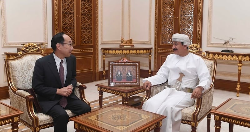 وزير المكتب السلطاني يستقبل سفيري اليابان و الهند