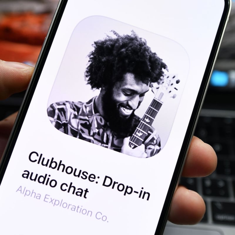 “كلوب هاوس”.. حيث الصوت هو البصمة؛ فهل جرّبته؟