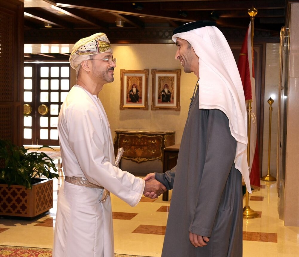 السيد بدر يستقبل مسؤولا إماراتيا