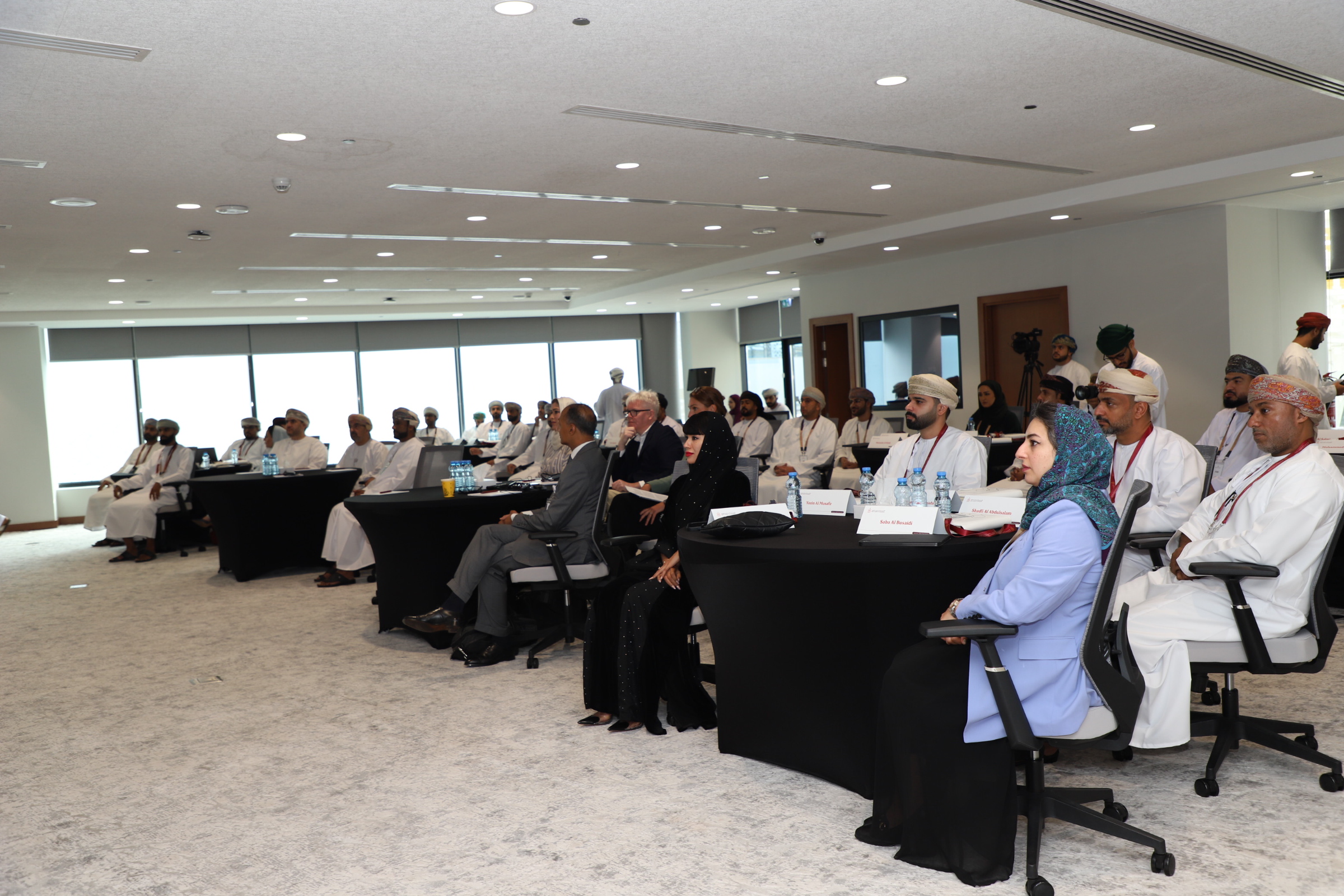 رحلة تعلم تنفيذي مثرية لـ 8 أشهر: الأكاديمية السلطانية للإدارة تبدأ في إعداد 35 من القيادات التنفيذية في القطاع الخاص