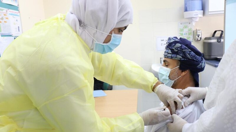 دكتورة توضح جهود مديرية مسقط في التطعيم بلقاح كورونا