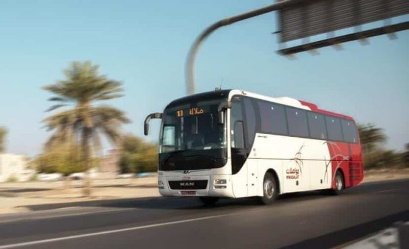 خلال موسم الخريف: رحلات مسقط – صلالة بأسعار مغرية مع “مواصلات”