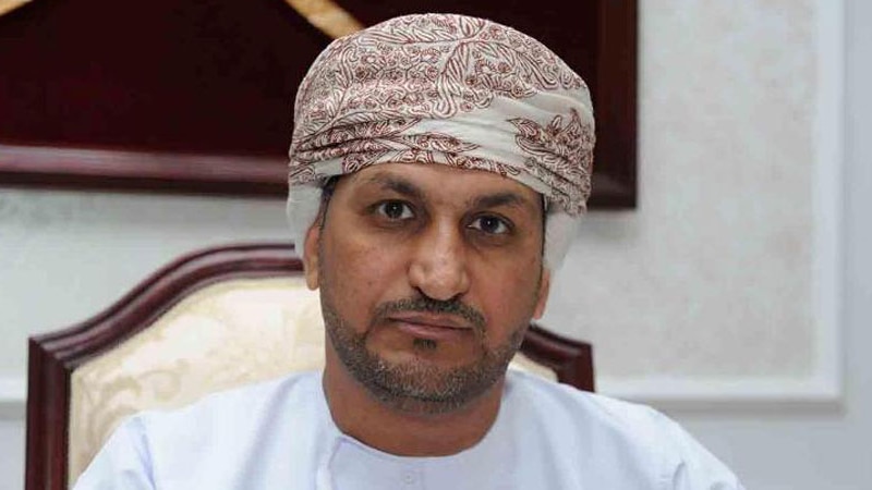 تنفيذًا للمرسوم السلطاني: وزير البلديات يصدر قرارات وزارية