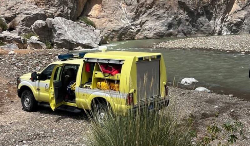 قريب للمفقود في وادي ضيقة يكشف لـ “أثير” بعض التفاصيل عن الحادثة