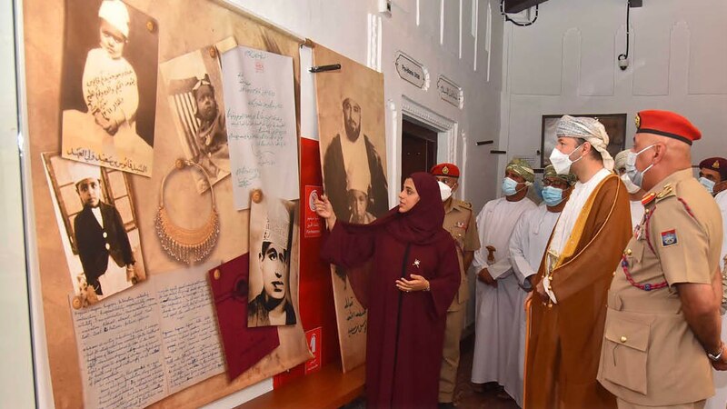 معرض السيرة التاريخية للسلطان قابوس في متحف القوات المسلحة