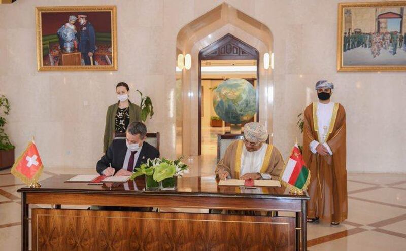 مباحثات سياسية بين السلطنة وسويسرا