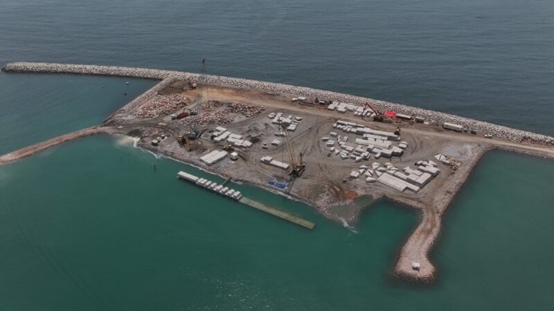 بنسبة إنجاز بلغت 83%، إليك مكونات الرصيف البحري بولاية قريات