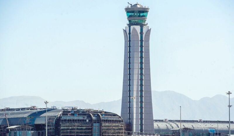 مطار مسقط يتصدر  قائمة مطارات بمنطقة الشرق الأوسط في حركة المسافرين