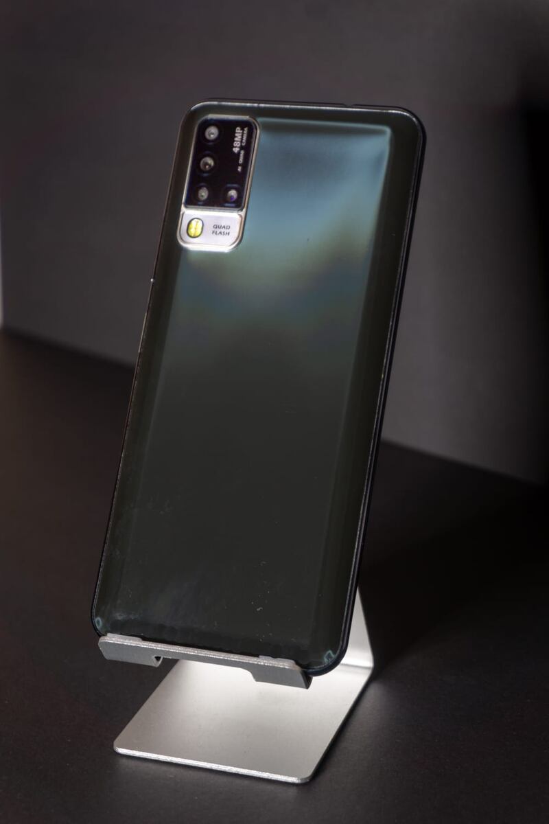 بالصور والفيديو: هاتف ذكي عُماني؛ فهل أنت جاهز لاقتنائه؟