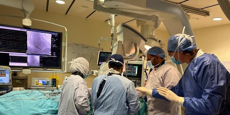 أقل تعقيدًا وأكثر فاعلية: المستشفى السلطاني يُدخل تقنية جديدة لمرضى القصور القلبي