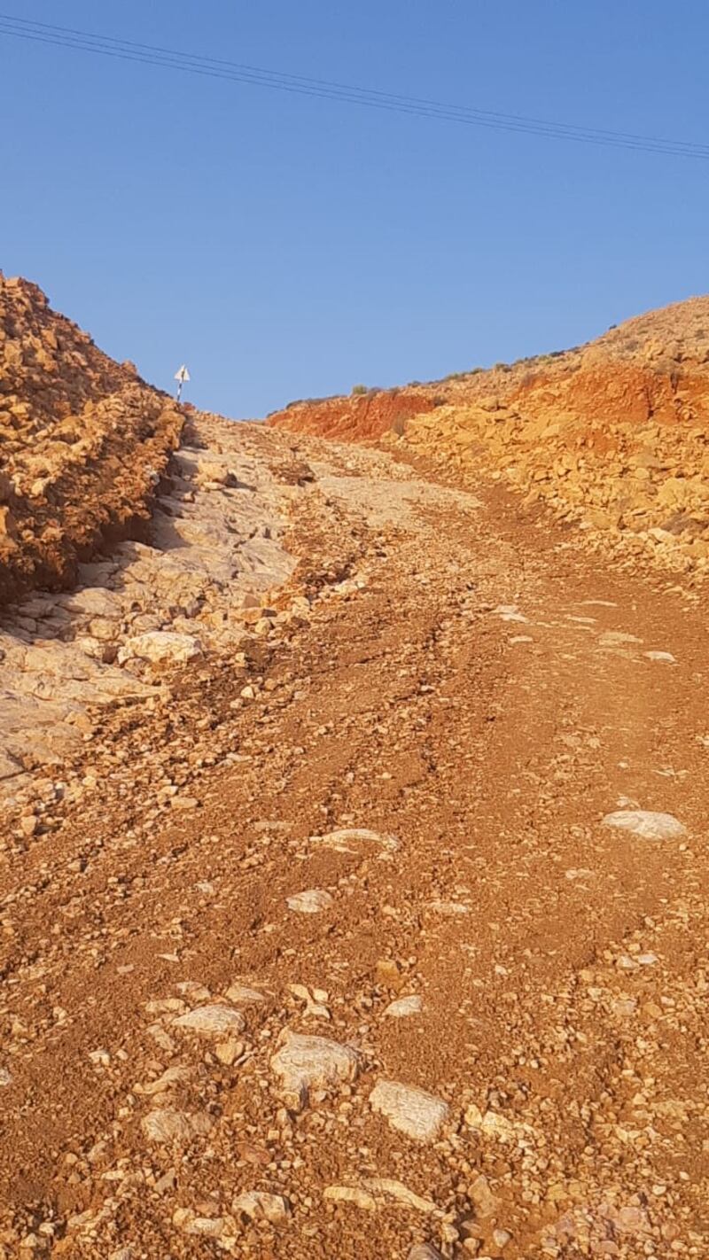 سيوصِل إلى كهف الجن وقرى باردة في الصيف: متى سيرى طريق “عمق الرباخ” النور؟