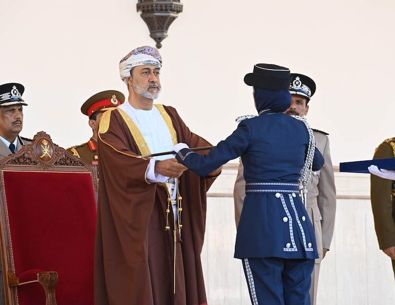 بالصور: جلالة السلطان يشمل برعايته احتفال شرطة عمان السلطانية