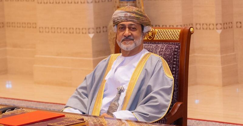 بالصور: جلالة السلطان يترأس اجتماعًا لمجلس الوزراء