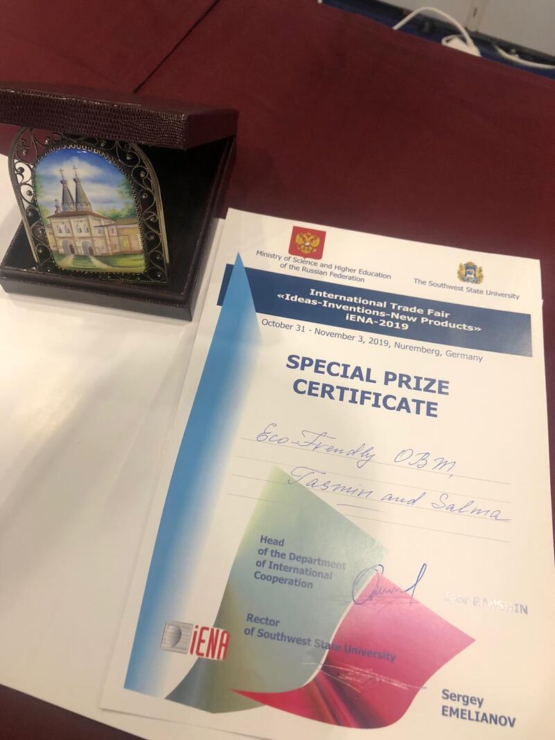 هل تتخلص من نواة التمر؟ عُمانيتان حوّلنها إلى مشروع ناجح حصد جوائز عالمية