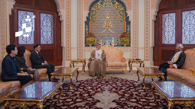 خلال لقاءه بجلالة السلطان: نائب رئيس الوزراء التايلندي يُشيد بجهود عُمان في إجلاء طاقم سفينة بمضيق هرمز