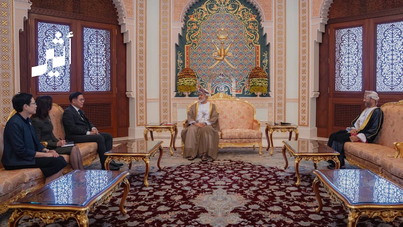 خلال لقاءه بجلالة السلطان: نائب رئيس الوزراء التايلندي يُشيد بجهود عُمان في إجلاء طاقم سفينة بمضيق هرمز