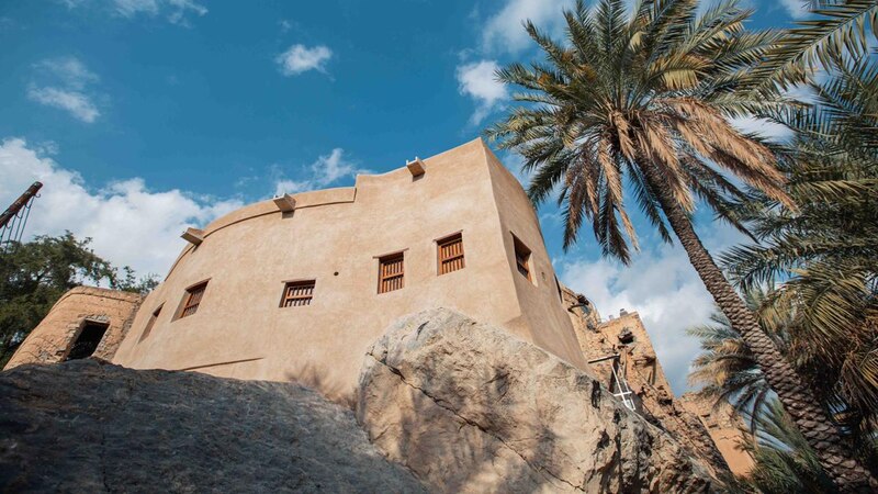 وزارة التراث والسياحة وبنك مسقط يحتفلان بإنجاز مشروع تطوير قرية مسفاة العبريين التراثية