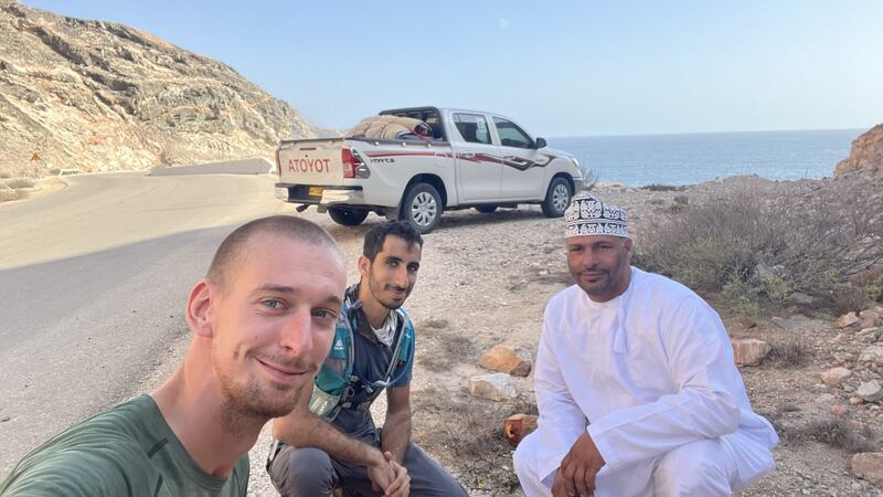 خلال 27 يومًا: مغامر عُماني ينهي حملة “النداء الأخير”؛ فماذا قال عنها؟