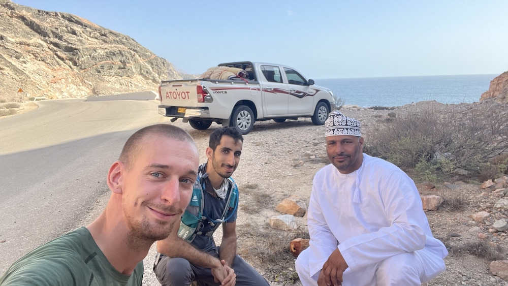 خلال 27 يومًا: مغامر عُماني ينهي حملة “النداء الأخير”؛ فماذا قال عنها؟
