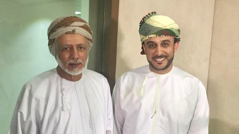 موسى الفرعي يكتب: يوسف بن علوي..فارسٌ مُتوجٌ بأوسمةِ السلام