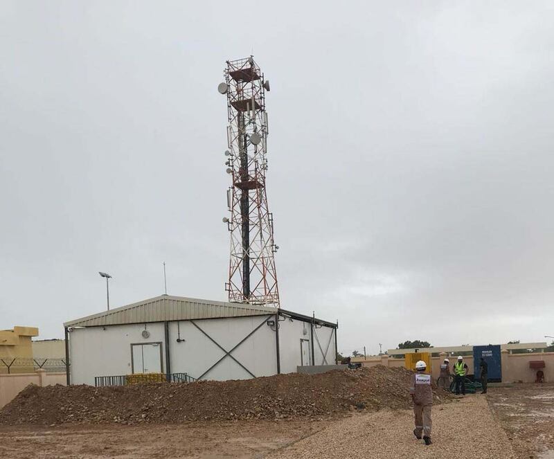 عمانتل وأوريدو تعيدان خدمات الاتصالات في الولايات المتضررة بظفار