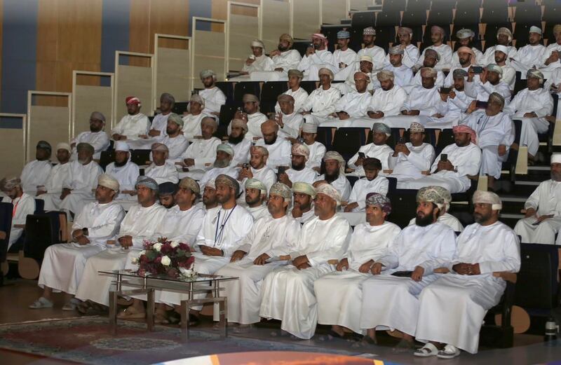 مختصون وهواة يلتقون لمناقشة رصد الأنواء المناخية وتحليلها