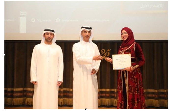 المتوّجة بجائزة الشارقة للإبداع العربي تتحدث لـ “أثير” عن مسيرتها وعلاقتها بالعمانيين 