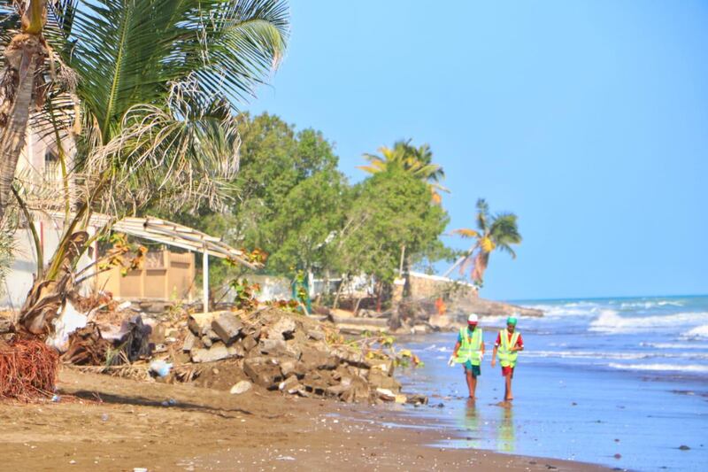 بالصور: شباب يطلقون حملة #صحار_أجمل