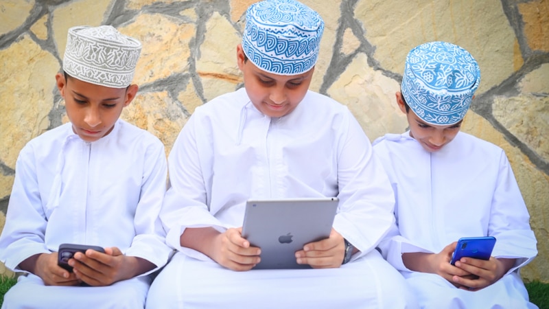 دراسة تكشف: 89% من الأطفال يملكون حسابات في وسائل التواصل الاجتماعي في سلطنة عمان