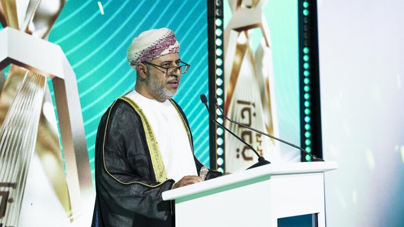 وكيل العمل يؤكد: التميز في إجادة لا يتحقق صدفة، بل يبنى بالإصرار
