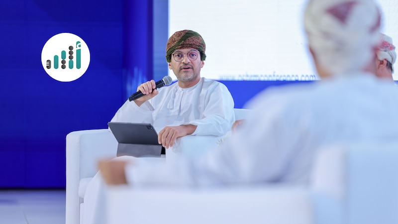 رئيس بلدية مسقط يكشف تكليف البلدية بأكبر مشروع رقمي، ويؤكد: خفّضنا تكاليف رصف الطرق إلى الثلث