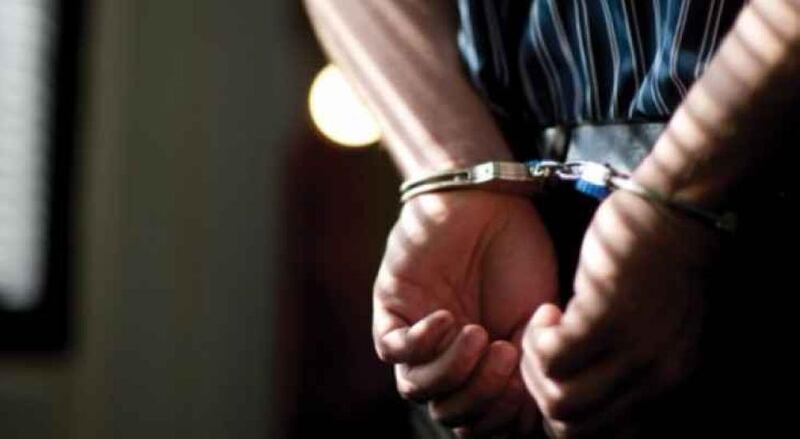 4 أشخاص يشتركون مع عصابة دولية للاتجار بممنوعات في السلطنة